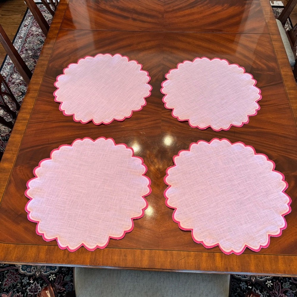 NEW HMA Decor Society Social Pink Linen Scalloped Placemats Set of 4